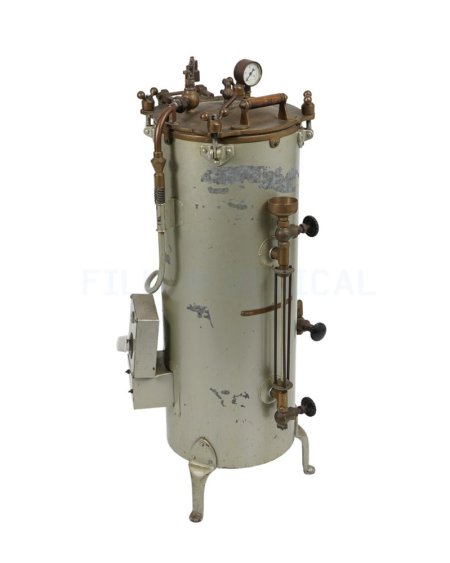Autoclave With Valve